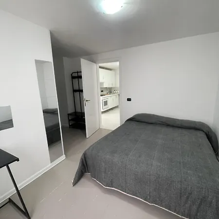 Casa Host , Fontana Candida Metro C, Vicino Tor Vergata 公寓 罗马